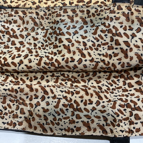 ILI New York Black Leather Drawstring Tote - Picture 11 of 16